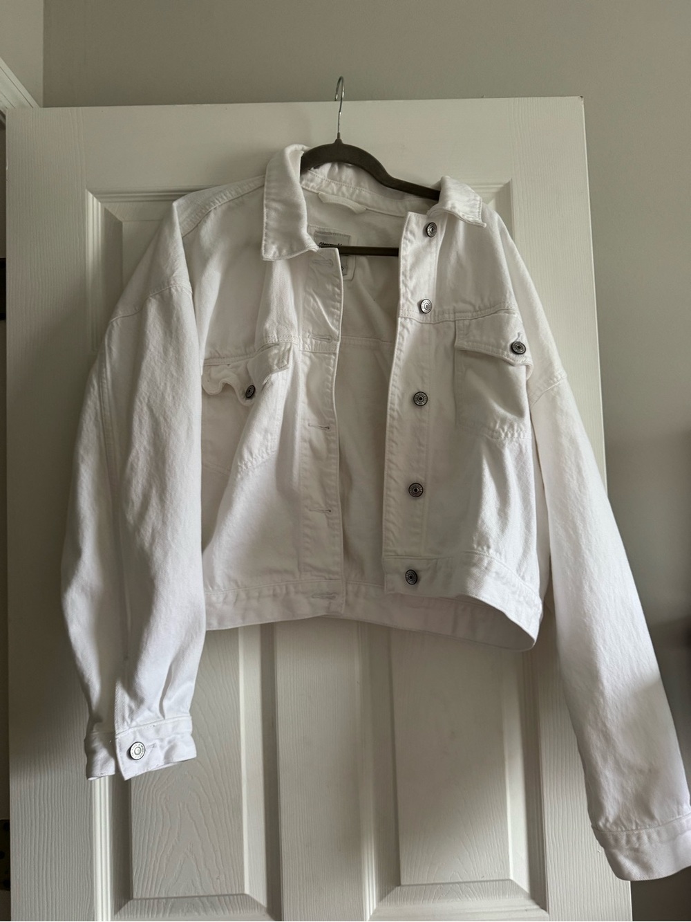 Abercrombie & Fitch White Cropped Denim Jacket